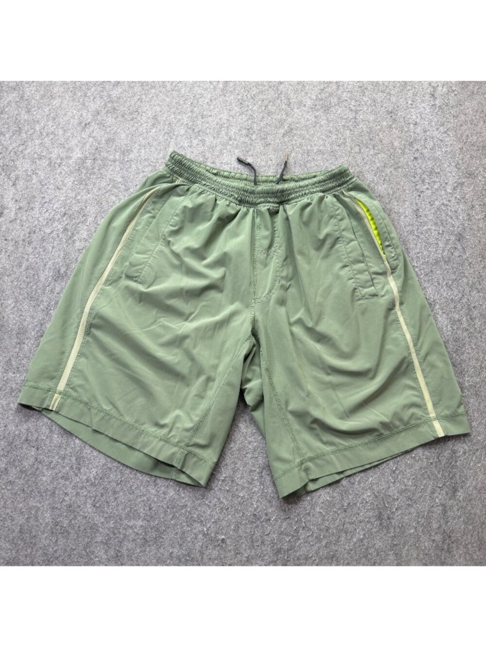 Lululemon Pace Breaker Shorts Men M Green 9" Stretch Lined Training Yoga